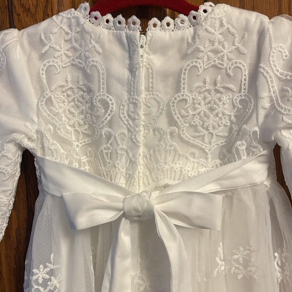 Beautiful little christening or baptismal dress. - Picture 2 of 12